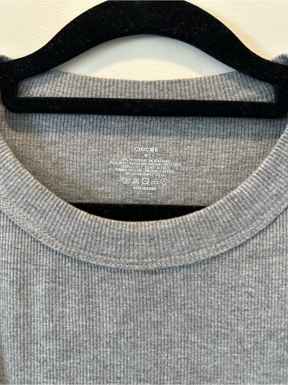 chic Grey Ribbed Tank Top - Picture 2 of 5